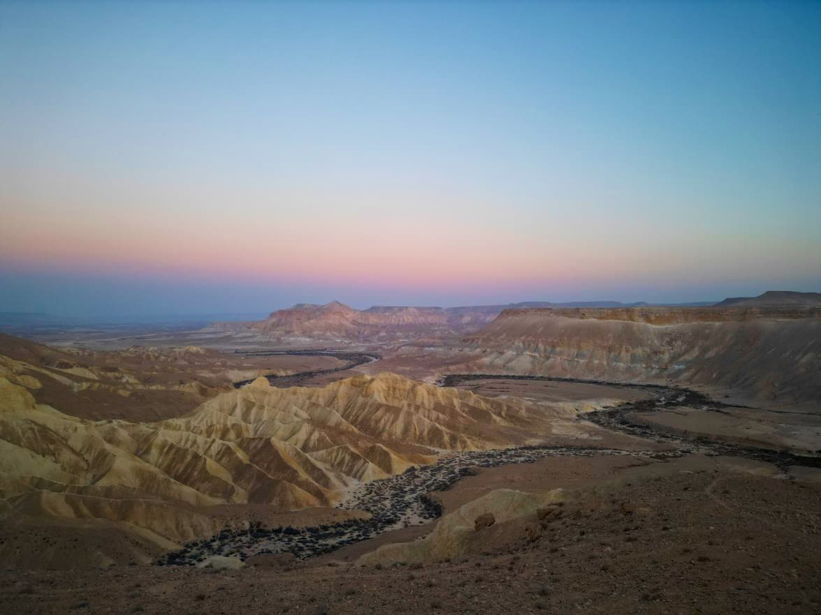 סופה במדבר: לפני השרב הגדול